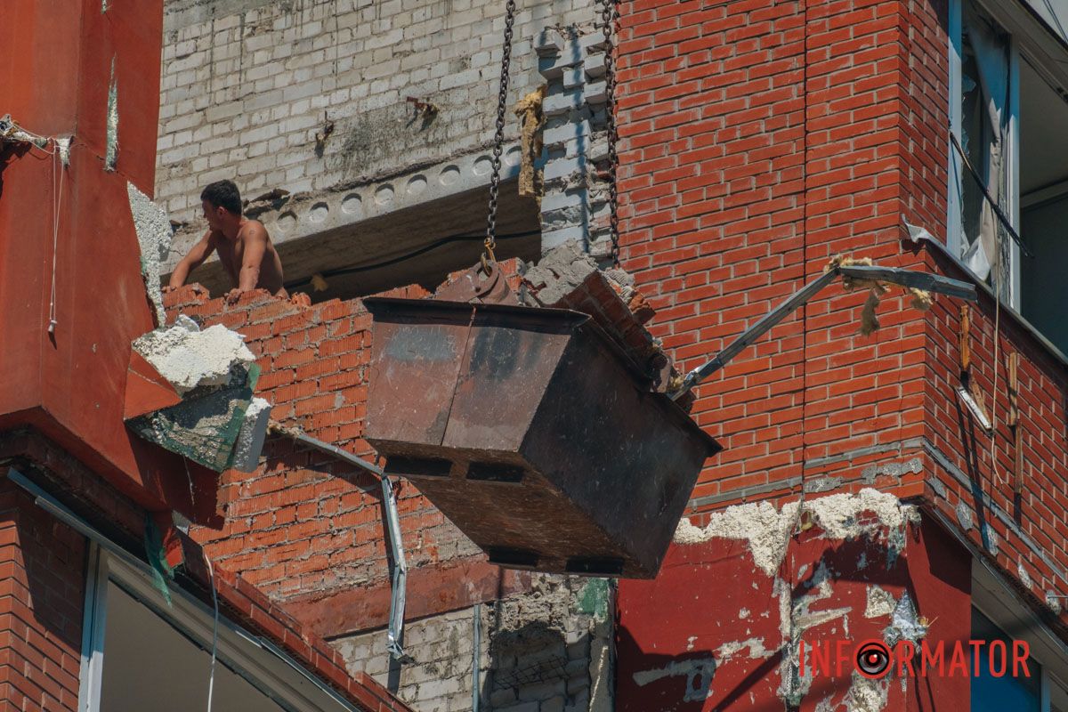 Как выглядит поврежденный ракетным ударом дом на Исполкомовской в ​​Днепре 44