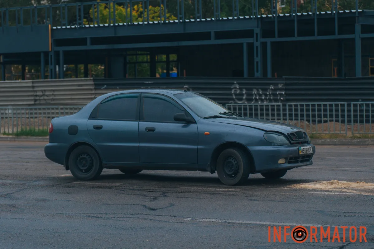 Автомобиль занесло в сторону