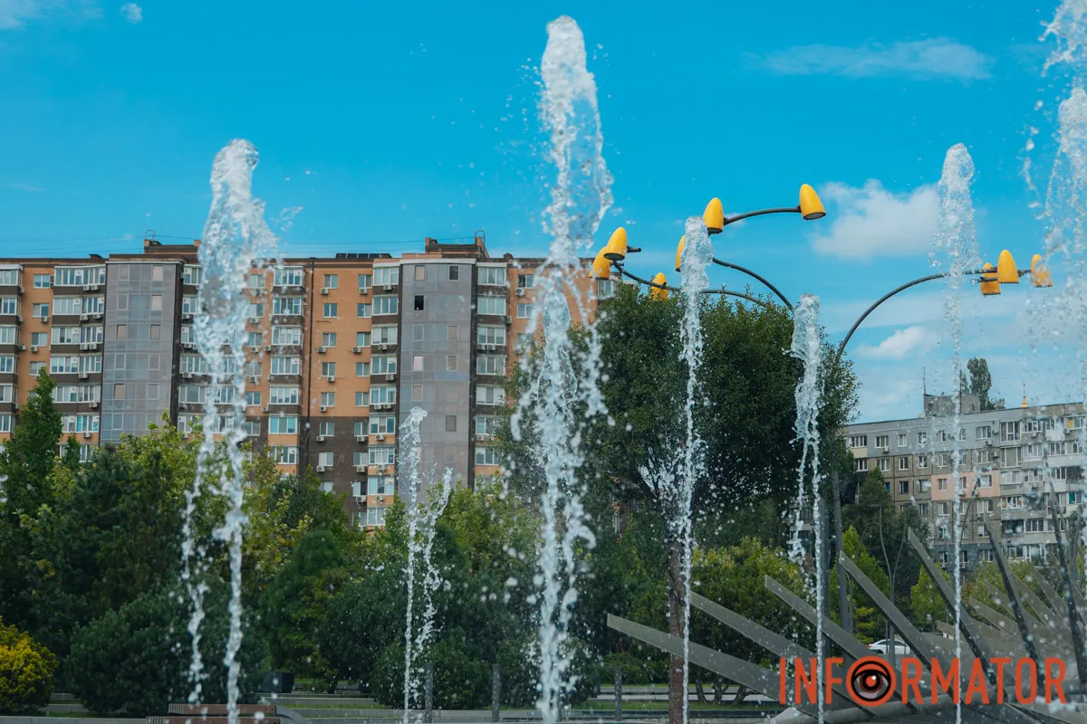 Літній Дніпро добре розглядати саме під час неспішної прогулянки