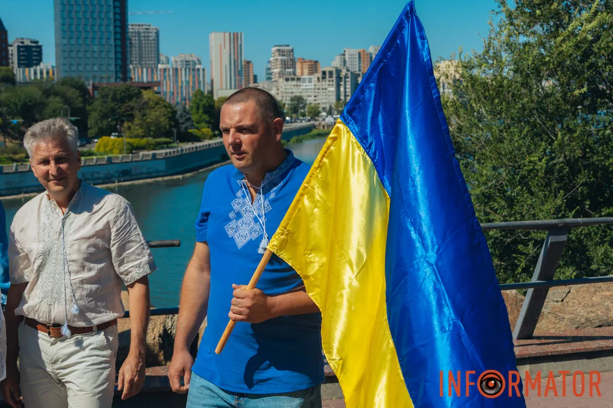 В Днепре на Монастырском острове появилась фотозона к 35-летию Независимости 14