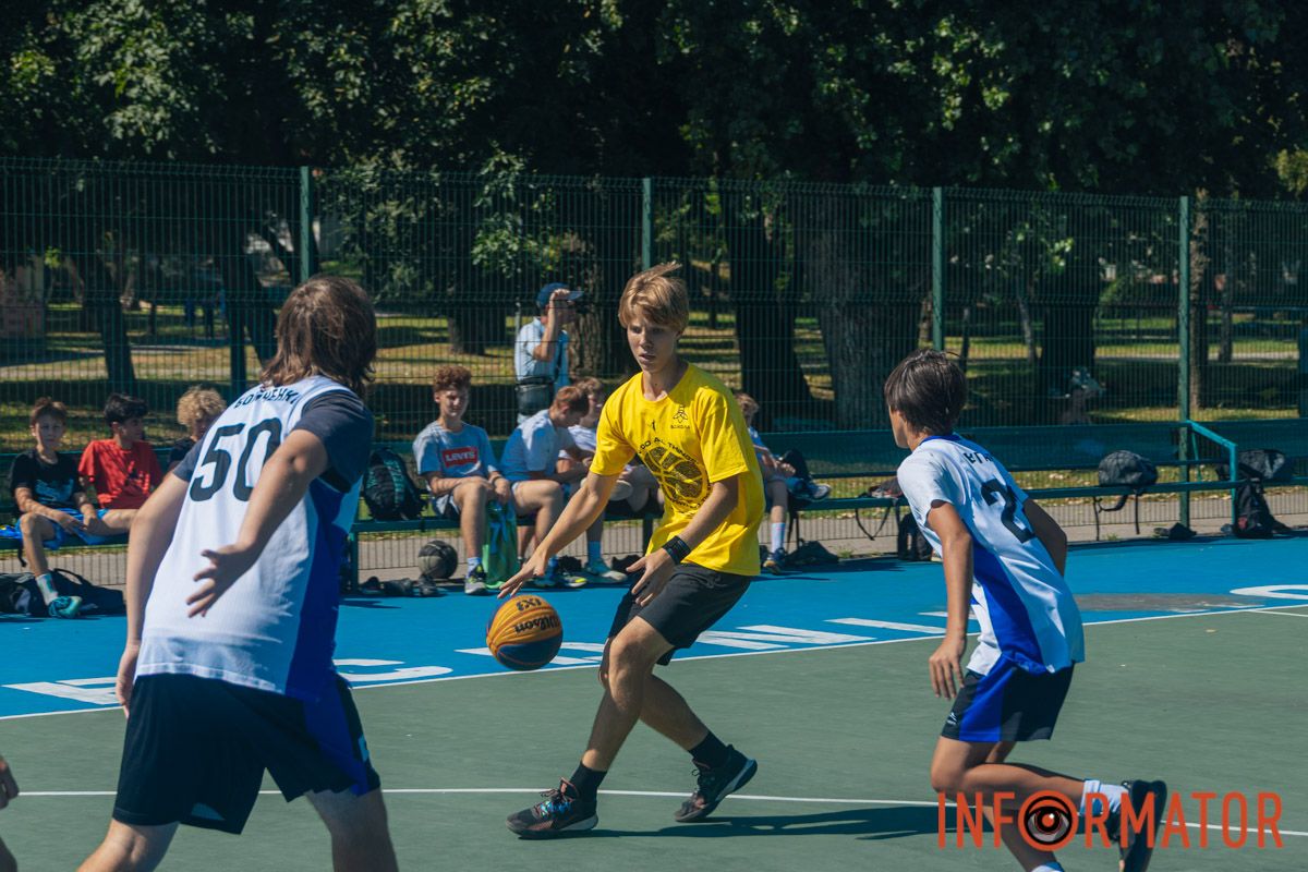 Напруга на майданчику не спадає до фінального свистка