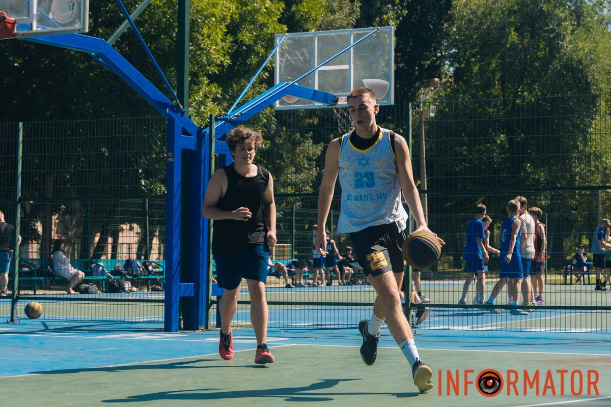 Усі змагання відбувалися за офіційними правилами Міжнародної федерації баскетболу