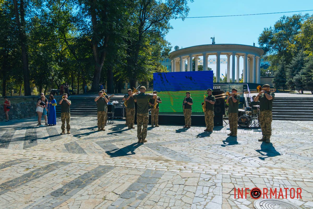 Урочистості розпочалися з виконання Державного Гімну України