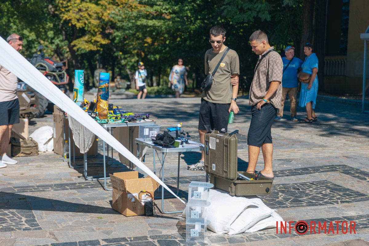 Хлопці надавали перевагу військовій техніці