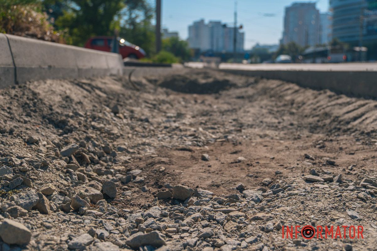 Зношене покриття поступається місцем новій пішохідній зоні