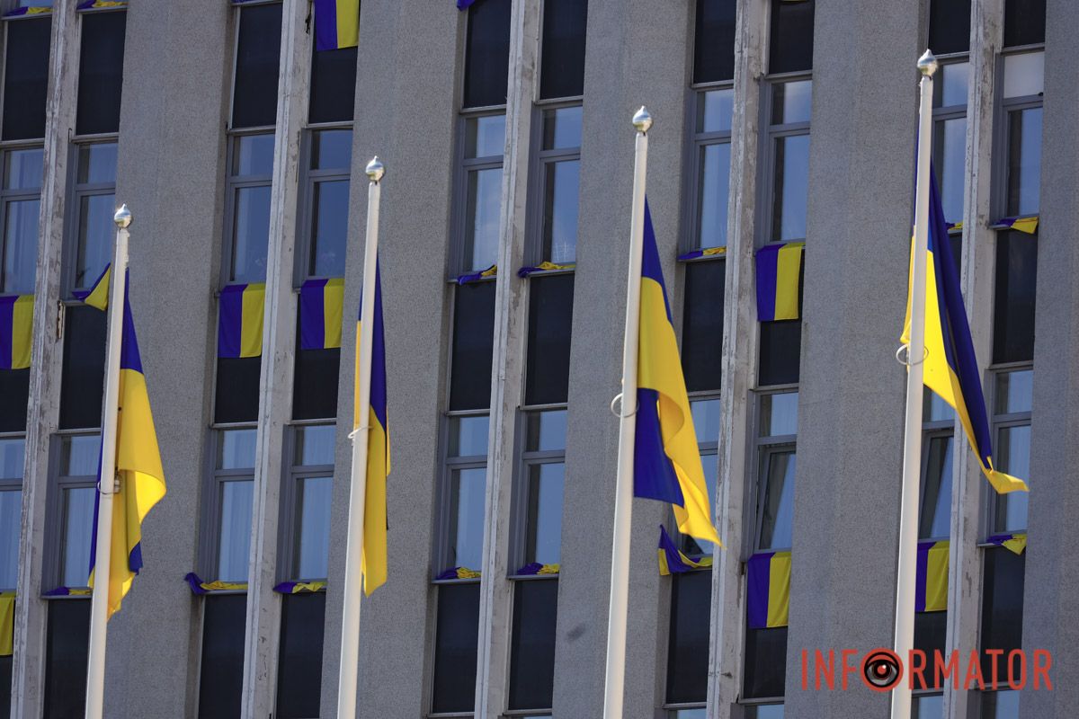 Прапори та святкові прикраси: як Дніпро вбрався до Дня Незалежності 1