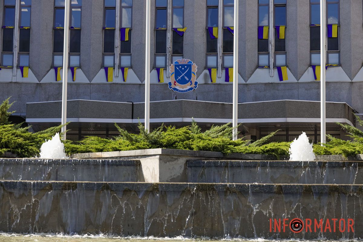 Прапори та святкові прикраси: як Дніпро вбрався до Дня Незалежності 4
