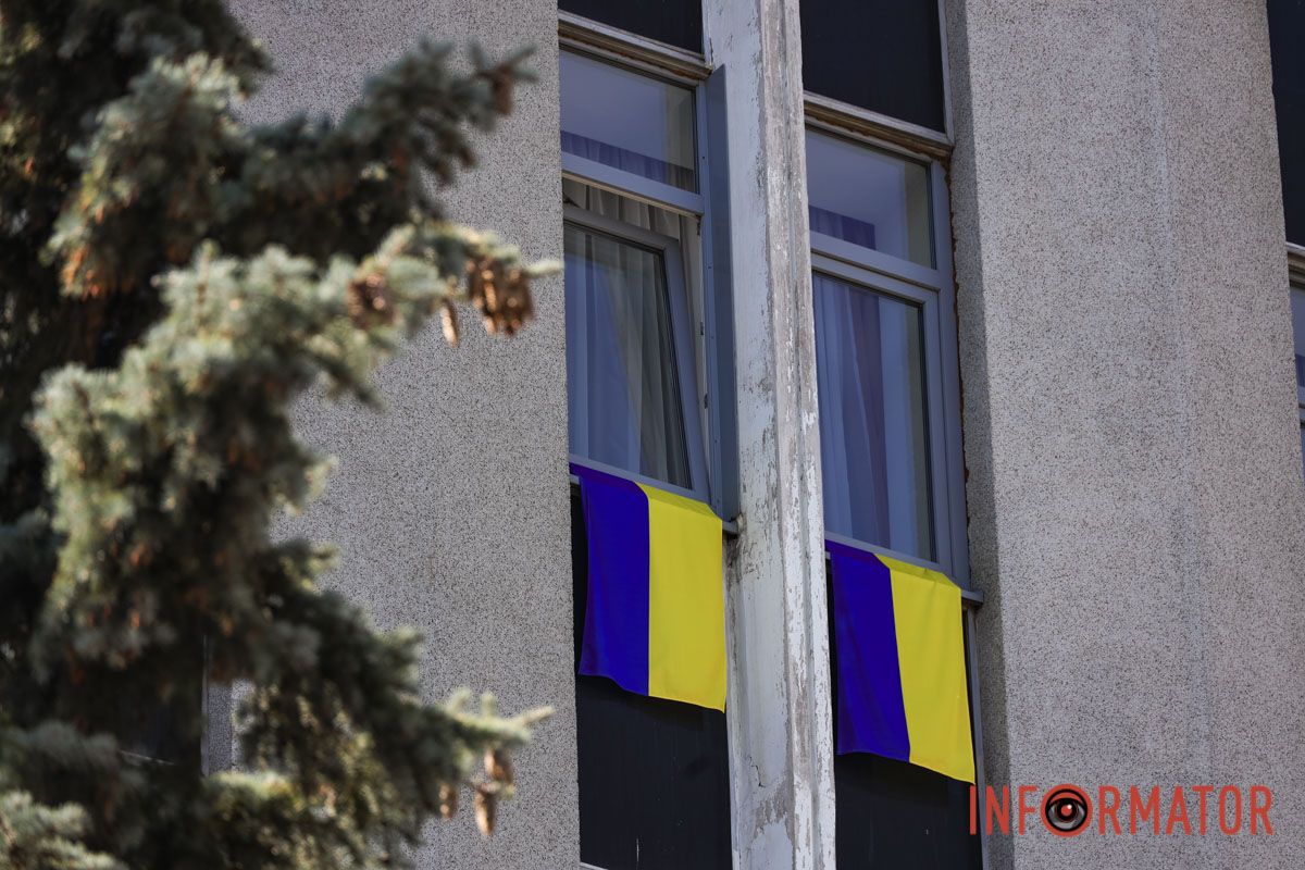 Прапори та святкові прикраси: як Дніпро вбрався до Дня Незалежності 9