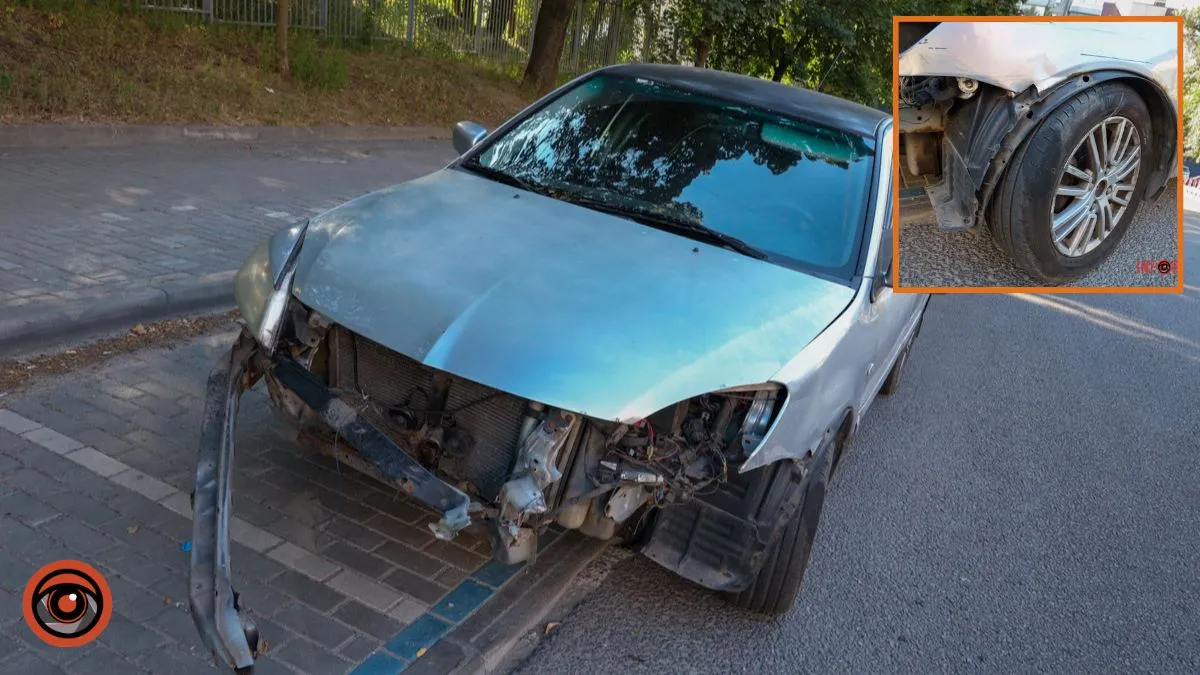 У Дніпрі поблизу «Дніпро-Арени» на Костомарівській зіткнулися Mitsubishi та Renault