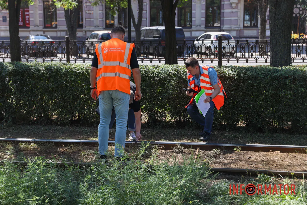 На месте работают специалисты В Днепре во второй раз сошел с рельсов новый трамвай 19