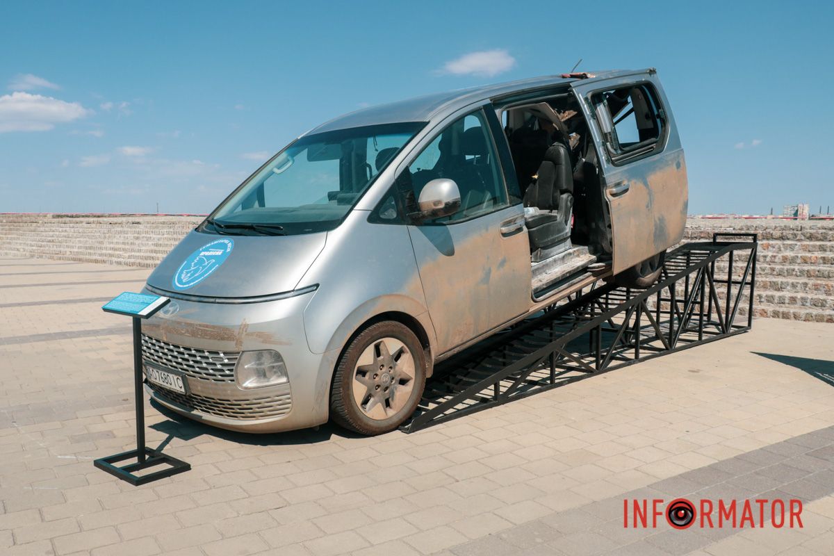Фото та свідчення з евакуаційних місій: у Дніпрі відкрили документальну вуличну виставку 16