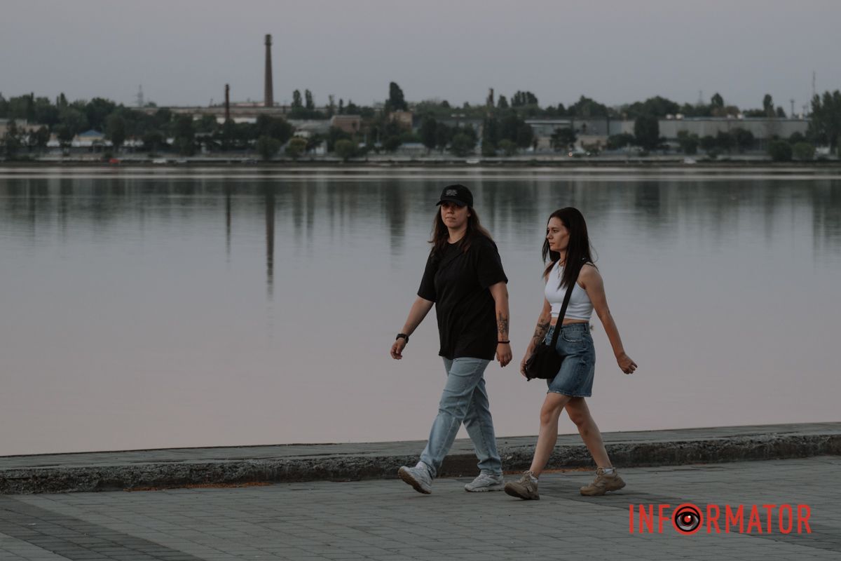 Вечірня набережна — місце для неспішного відпочинку