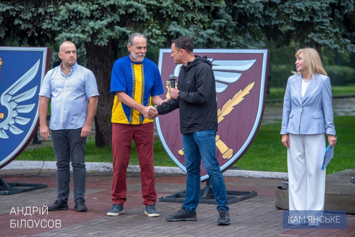 Кам’янське стало частиною великого патріотичного ралі-марафону ретроавтомобілів “30 міст за 32 дні” Кам’янське стало частиною великого патріотичного ралі-марафону ретроавтомобілів “30 міст за 32 дні”