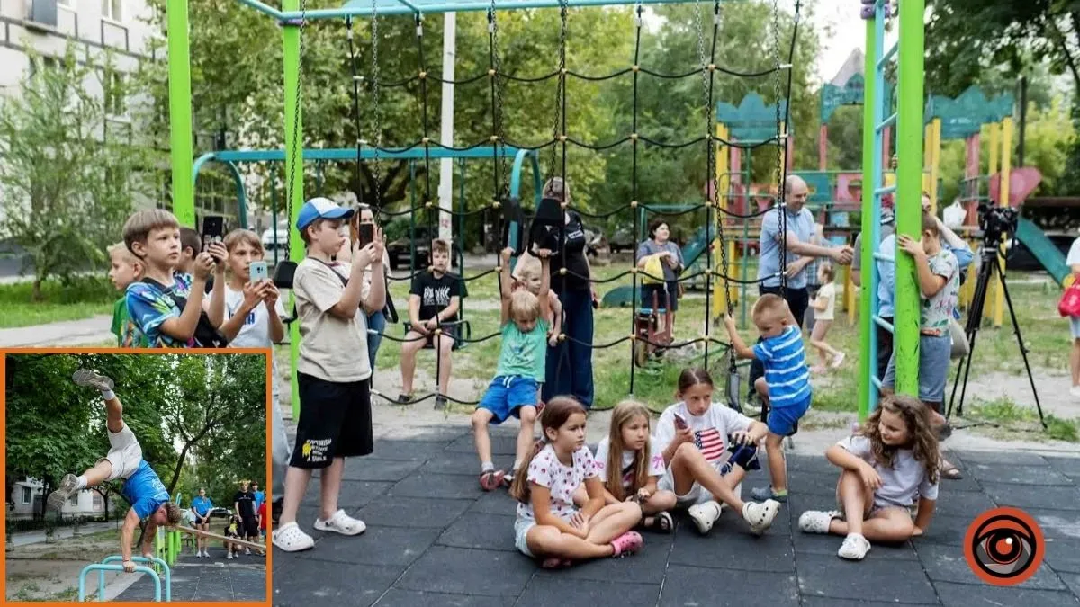 Спортивное шоу на турниках: в Днепре на улице Яркой провели открытую тренировку