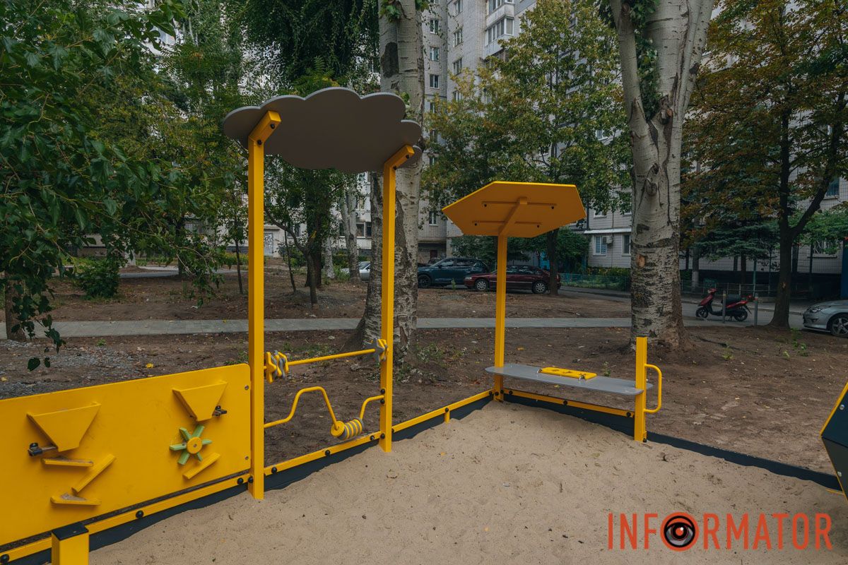 Ігрові зони для дітей теж є