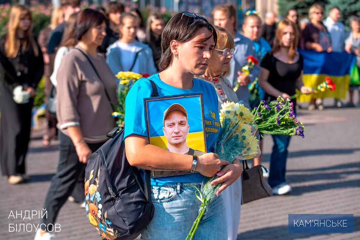 На Майдані Героїв вшанували полеглих воїнів На Майдані Героїв вшанували полеглих воїнів