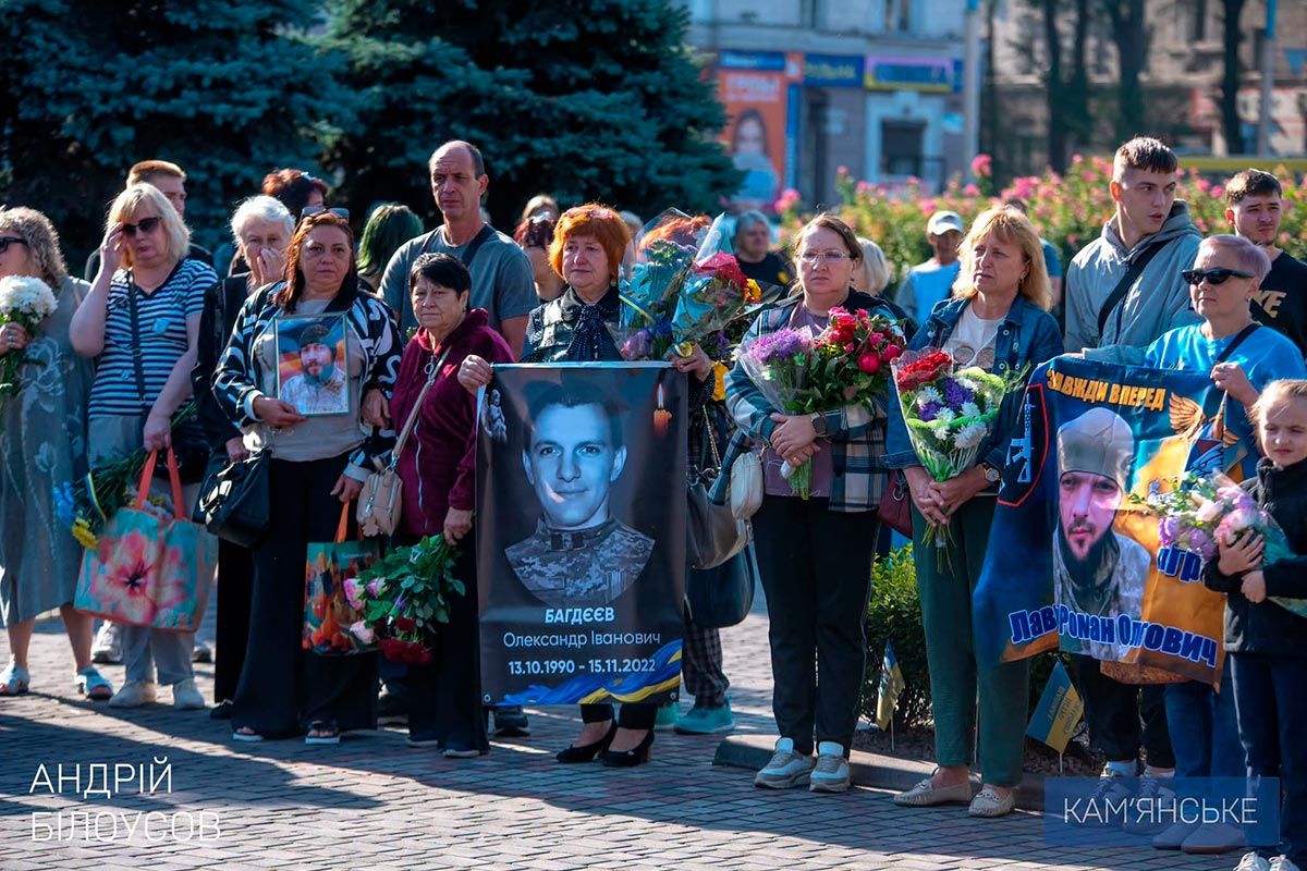 Учасники заходу відвідали поховання українських захисників Учасники заходу відвідали поховання українських захисників