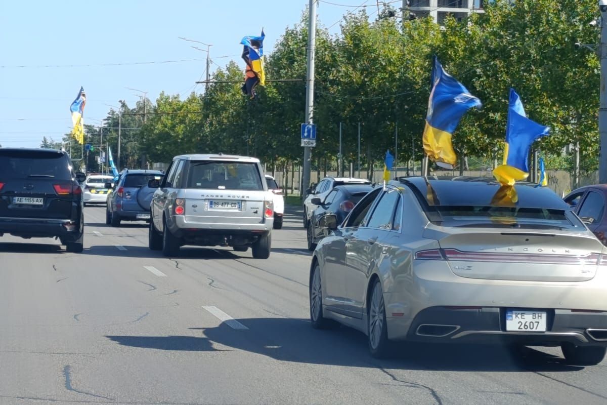 Затем они отправились по маршруту Автопробега Памяти.
