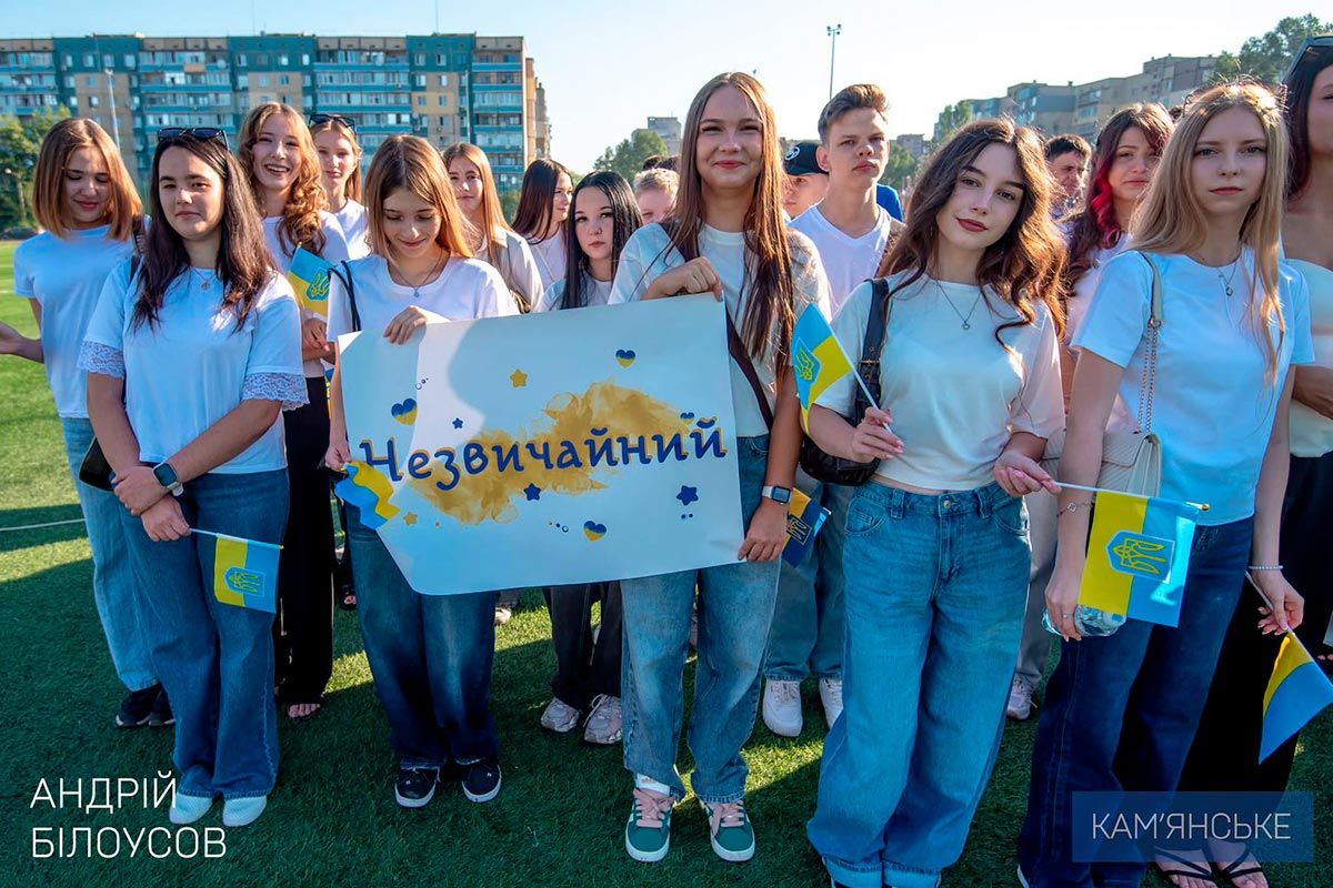Майже 1500 першокласників сіли за парти: у Кам’янському понад 22 тисячі дітей пішли до школи 4
