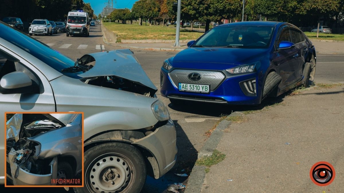 У Дніпрі на проспекті Поля зіткнулись Chevrolet та Hyundai: є постраждалі