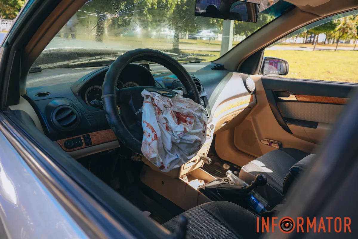 В Днепре на проспекте Поля столкнулись Chevrolet и Hyundai: есть пострадавшие 11