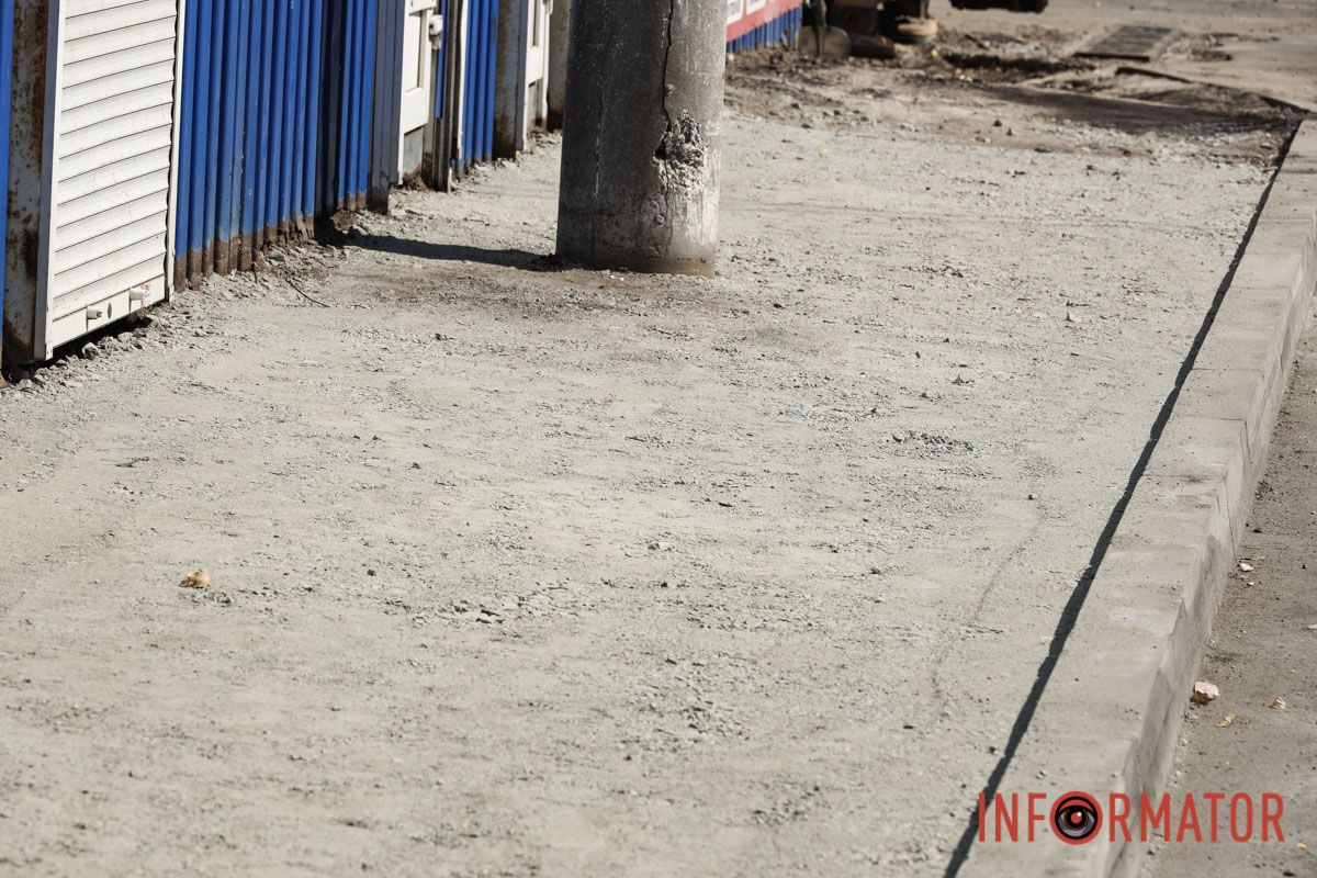 Після дороги взялися за тротуари: на Калиновій стартували роботи