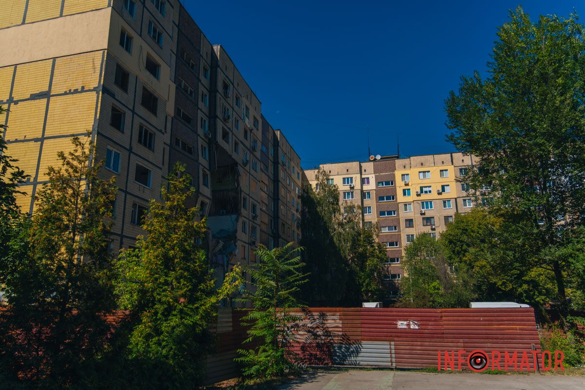 Загальний вигляд пошкодженого будинку №46 на проспекті Героїв