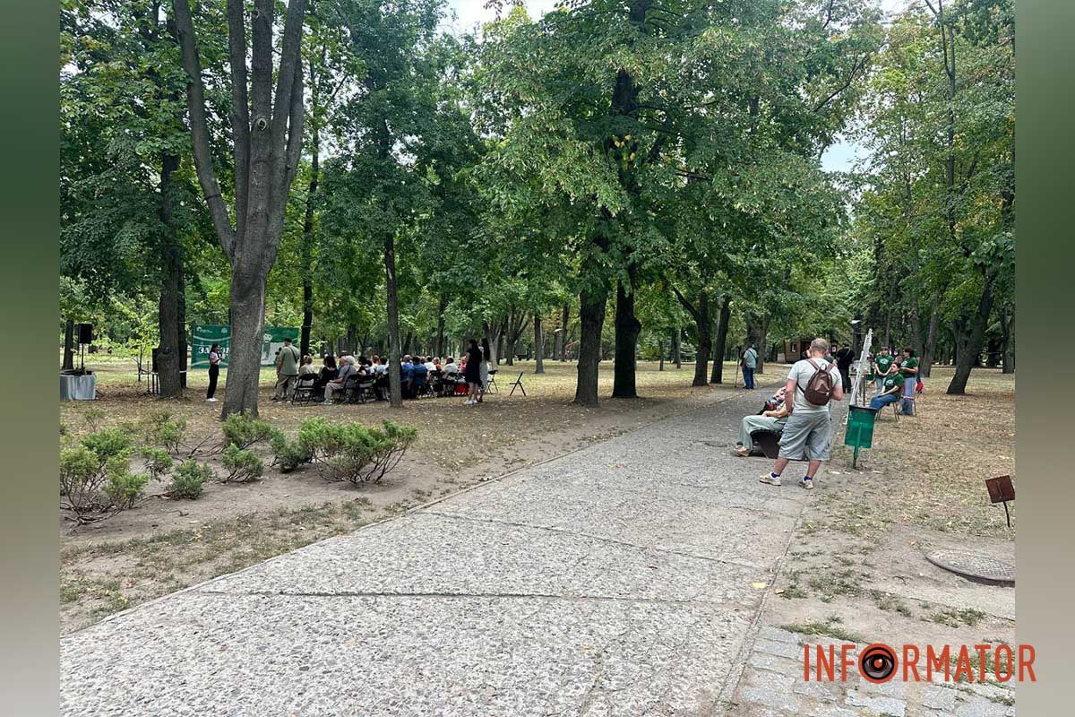 Пам’ять про Покровськ через фотографії: у Дніпрі відбувся фестиваль «ЗАЛІЗНЯК-fest» 7