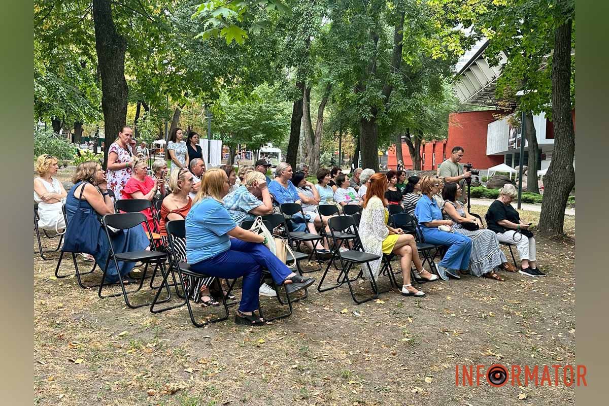 Пам’ять про Покровськ через фотографії: у Дніпрі відбувся фестиваль «ЗАЛІЗНЯК-fest» 12