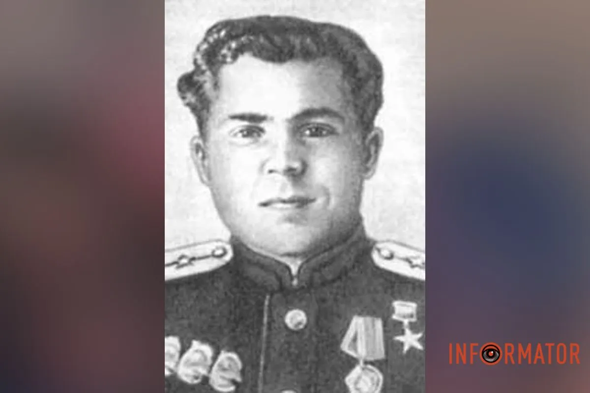 Машиніст локомотива Олександр Смірнов. Помер у Дніпрі в 1997 році Машиніст локомотива Олександр Смірнов. Помер у Дніпрі в 1997 році