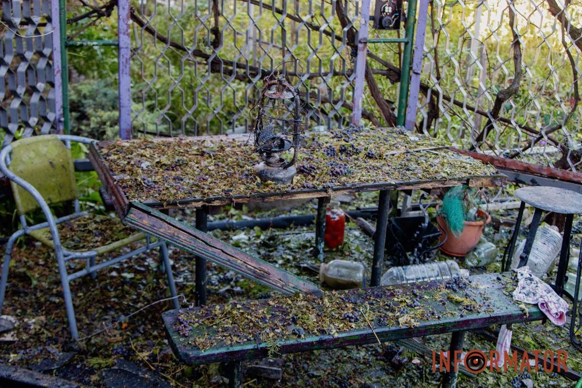 В Днепре российский дрон разрушил дома: пострадали три человека 15