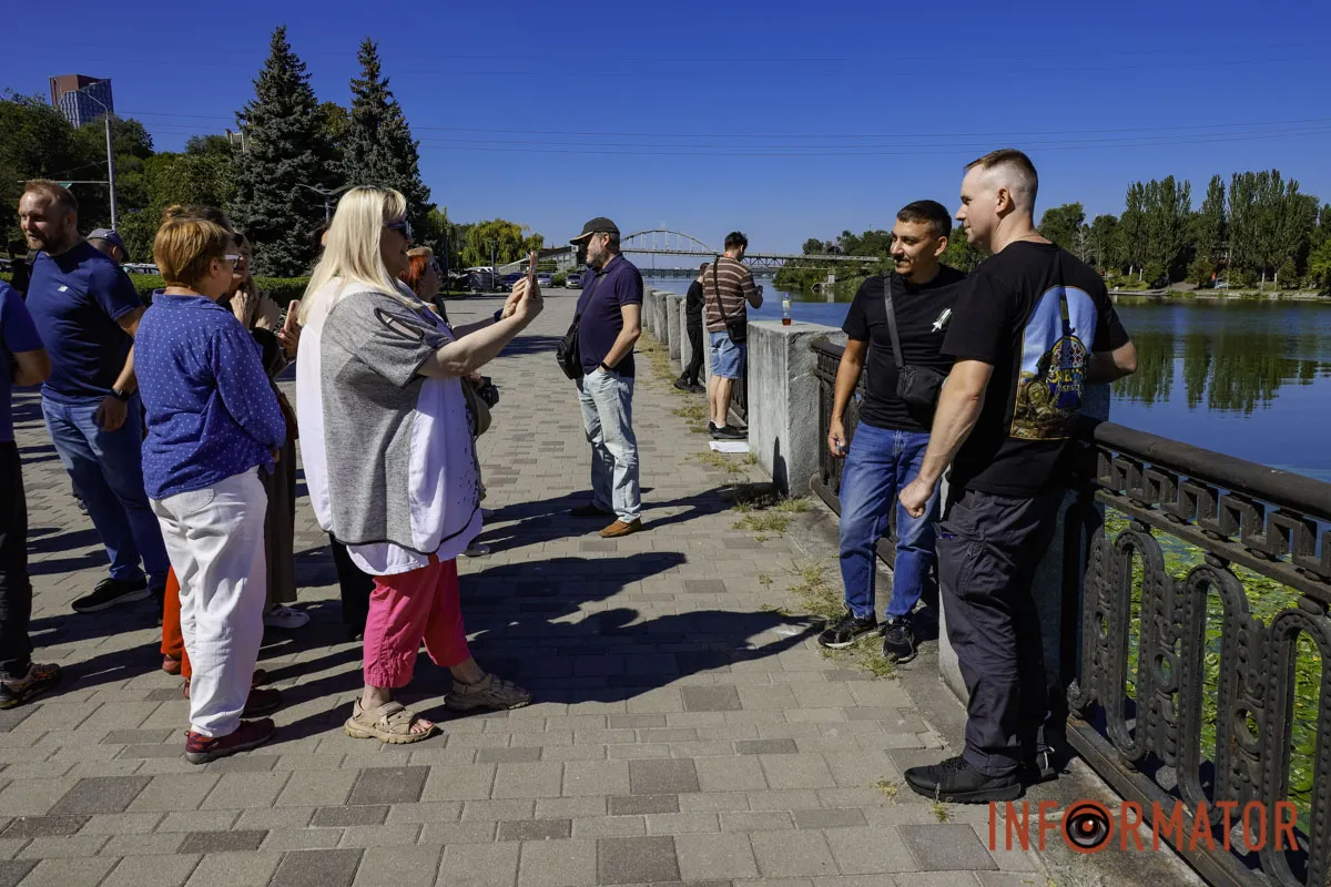 Это одно из любимых мест днепровских рыболовов В Днепре ко Дню города открыли 21 минискульптуру 20