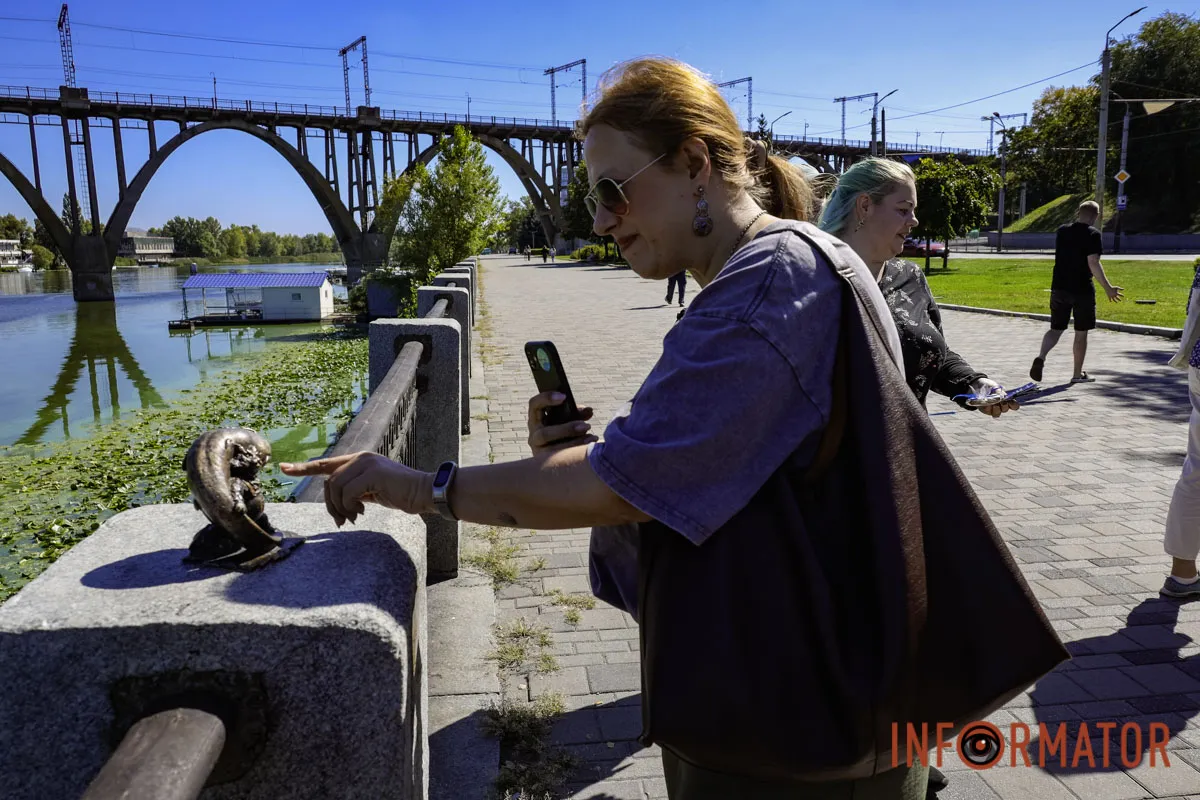Потрите на удачу В Днепре ко Дню города открыли 21 минискульптуру 18