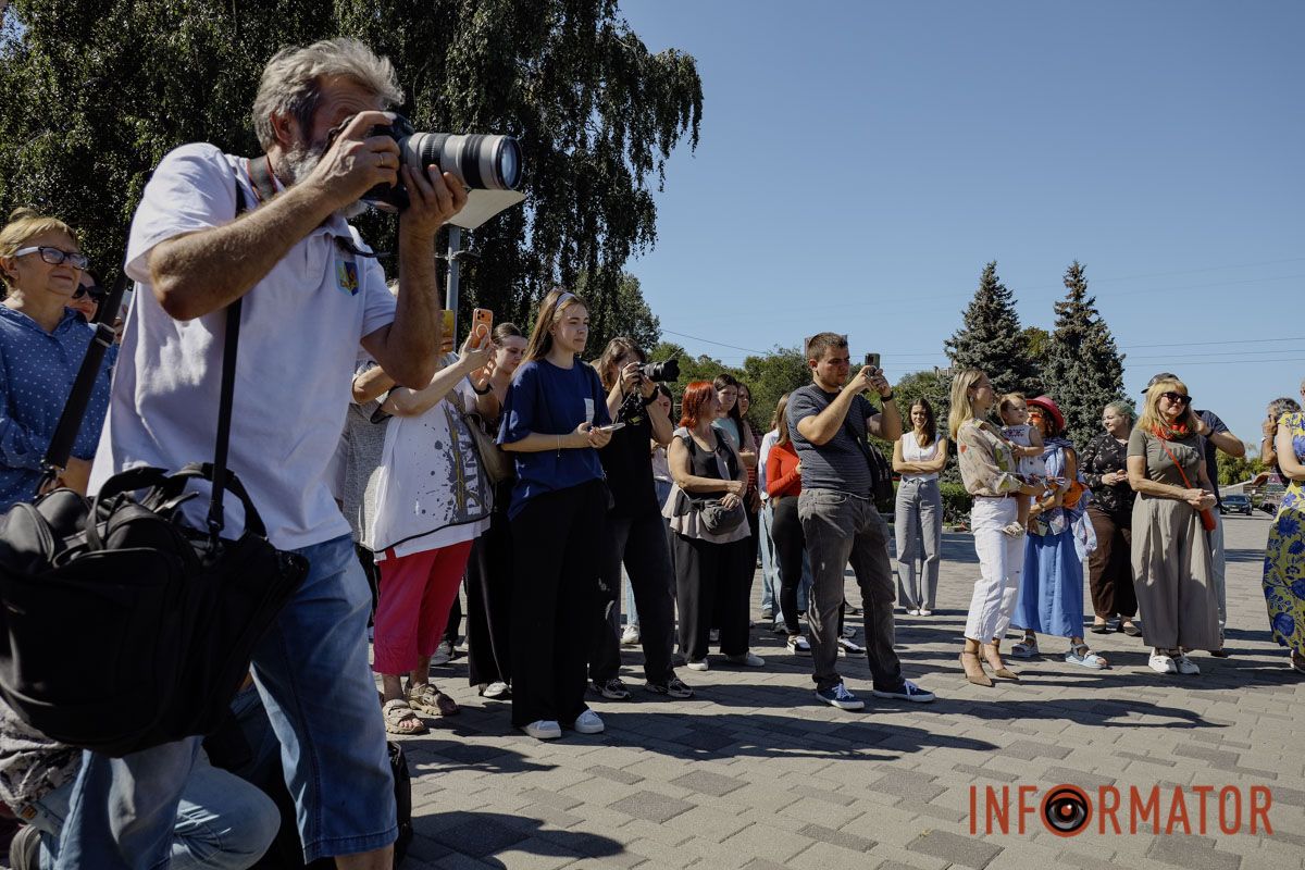 Качественные фото – гарантированы В Днепре ко Дню города открыли 21 минискульптуру 13