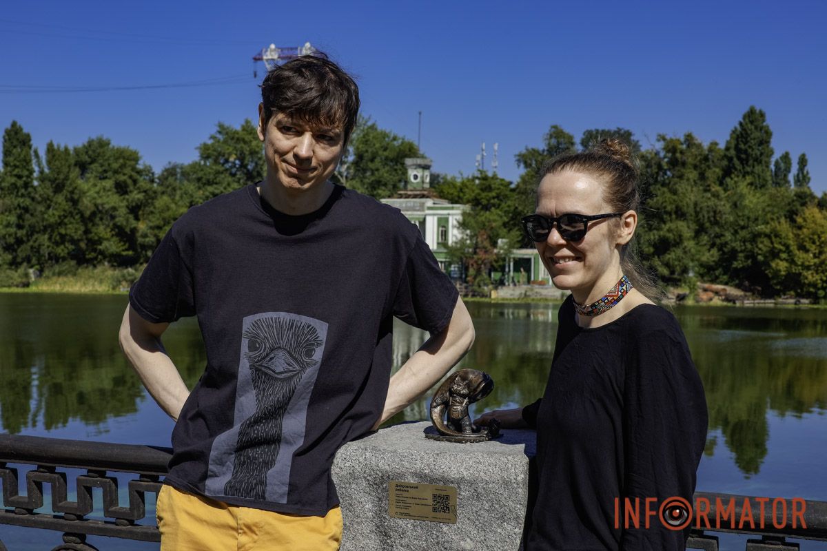 Создатели - скульпторы Надежда Отряжа и Федор Бушманов. В Днепре ко Дню города открыли 21 минискульптуру 12