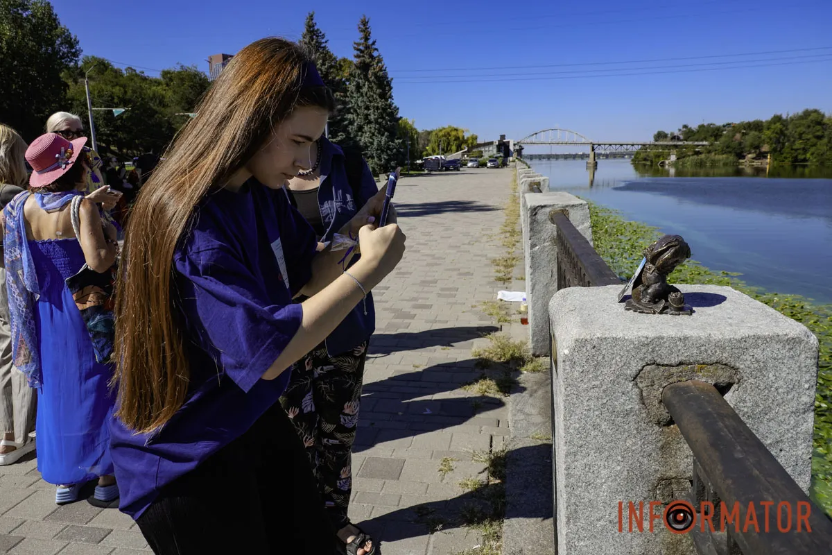 Удачный улов получился В Днепре ко Дню города открыли 21 минискульптуру 8