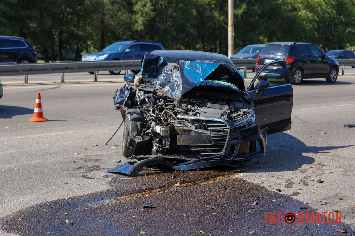 Передню частину зім'яло вщент Передню частину зім'яло вщент