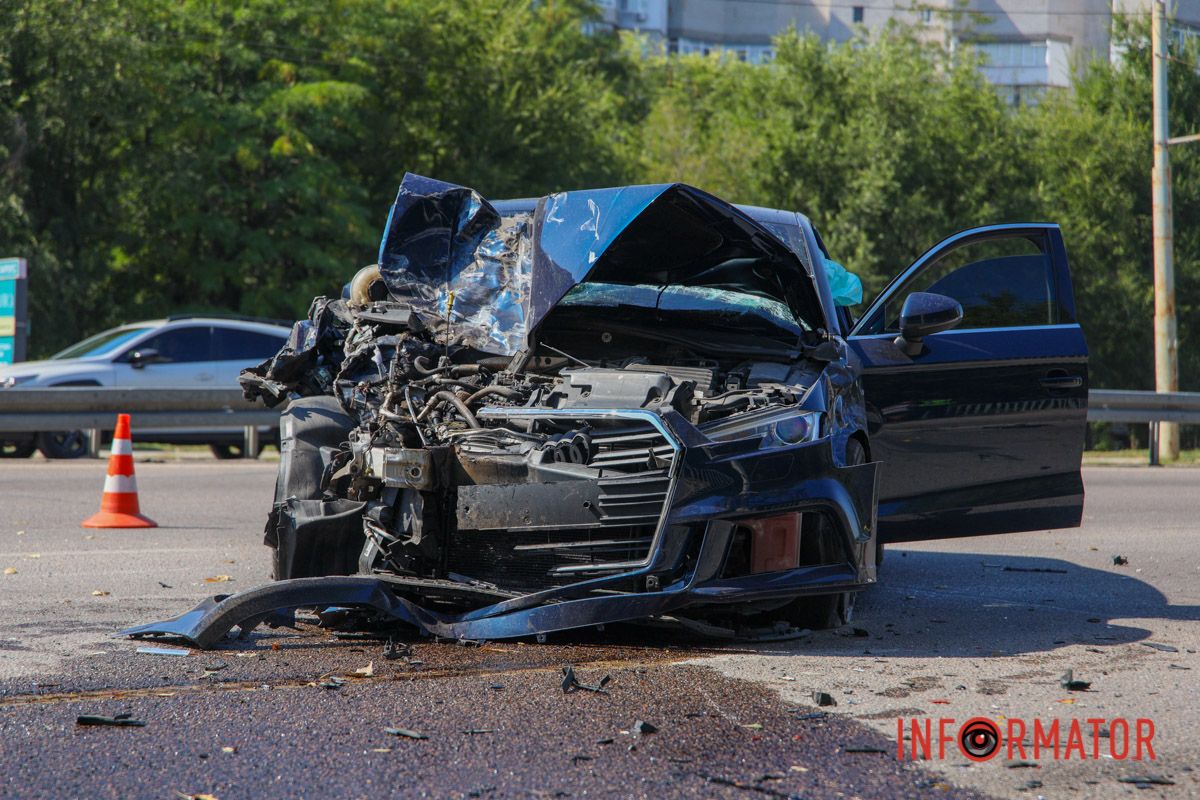 Під час неконтрольованого руху Audi також зачепив Ravon Під час неконтрольованого руху Audi також зачепив Ravon
