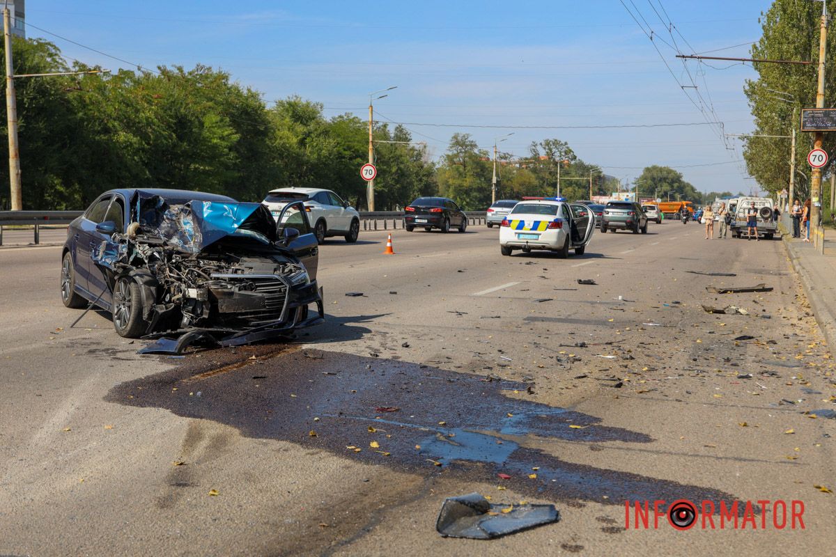За попередньою інформацією, водій Audi їхав на великій швидкості За попередньою інформацією, водій Audi їхав на великій швидкості