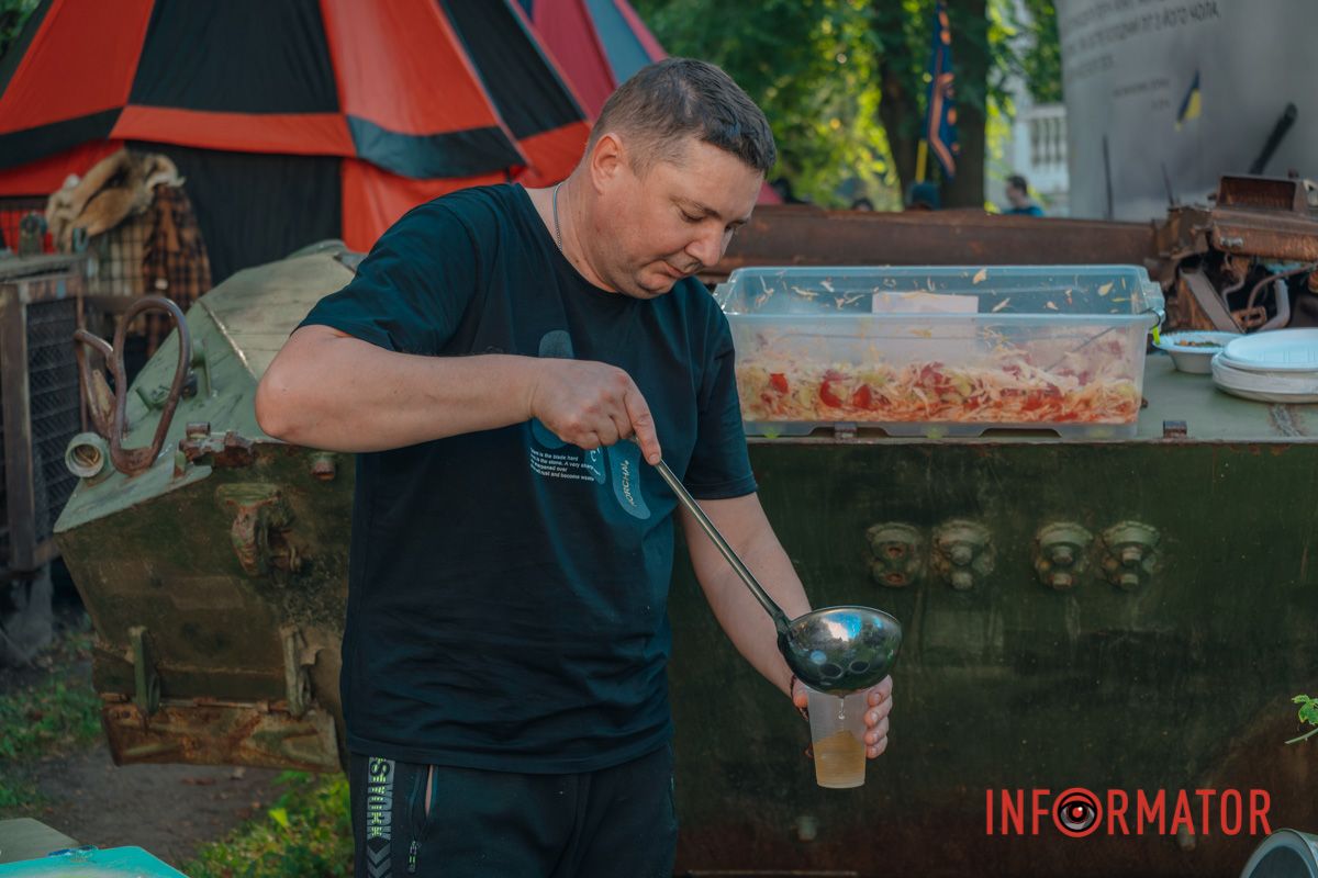 Пригощали смачним узваром гостей