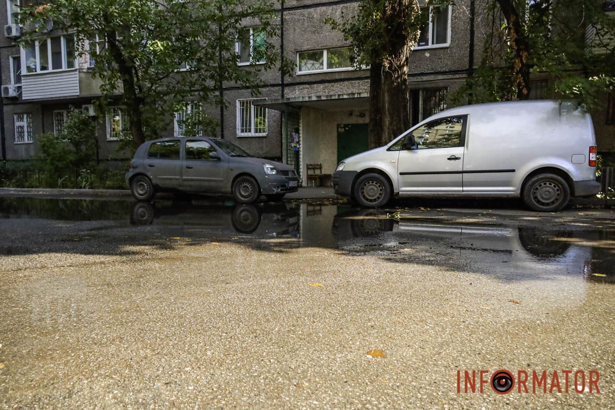 У Дніпрі через витік води підтоплює Набережну Перемоги