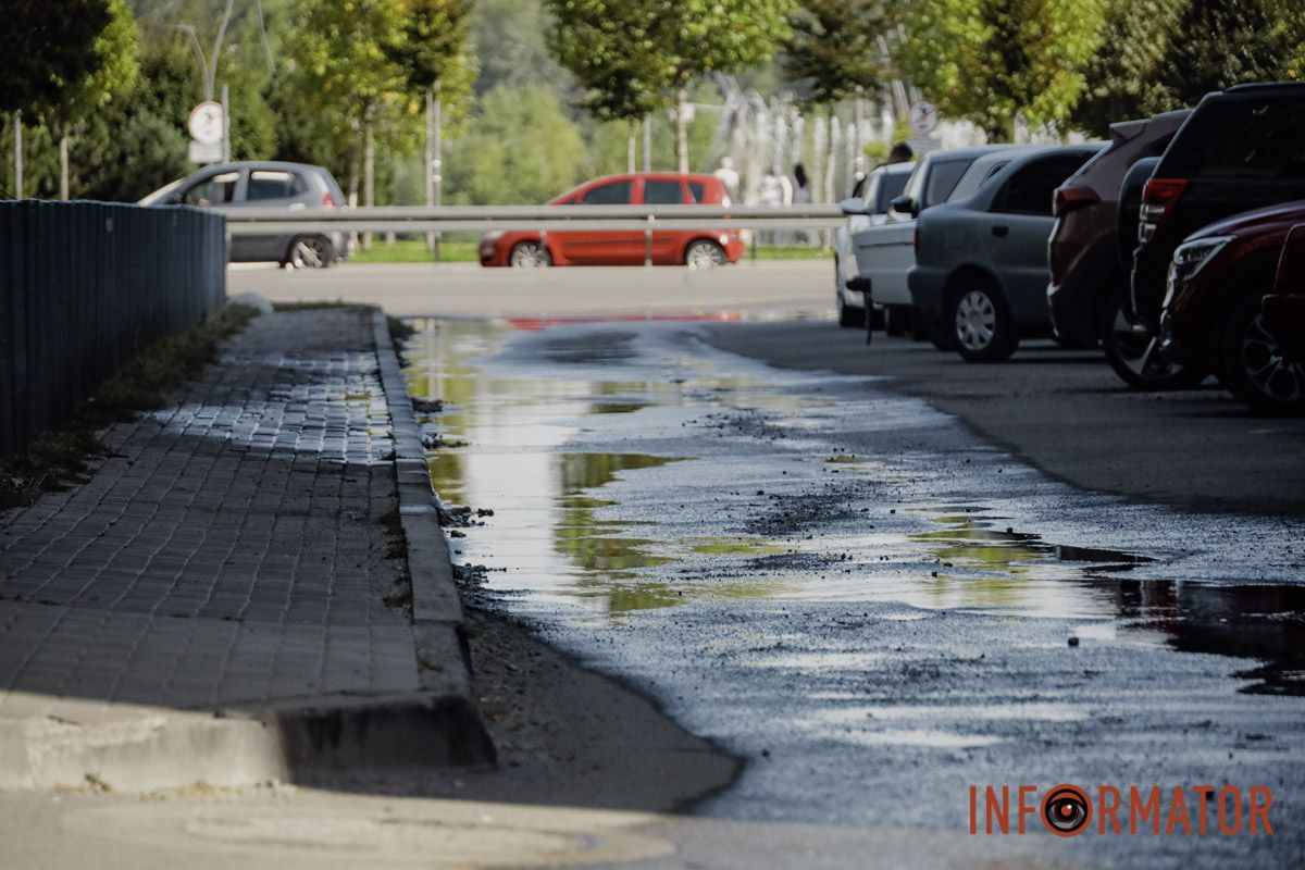 Так виглядає Набережна Перемоги після тижня витоку води
