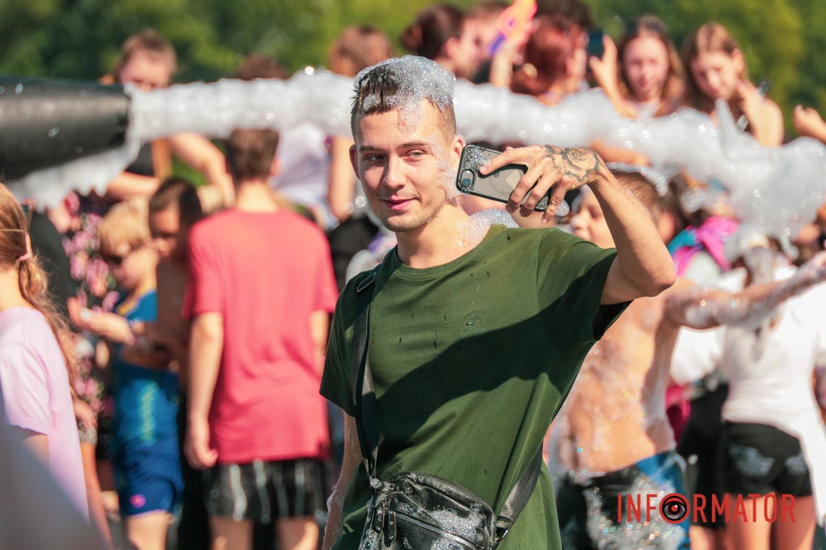 У Дніпрі у сквері Прибережному відзначали 500-річчя міста та грали у водну битву 51