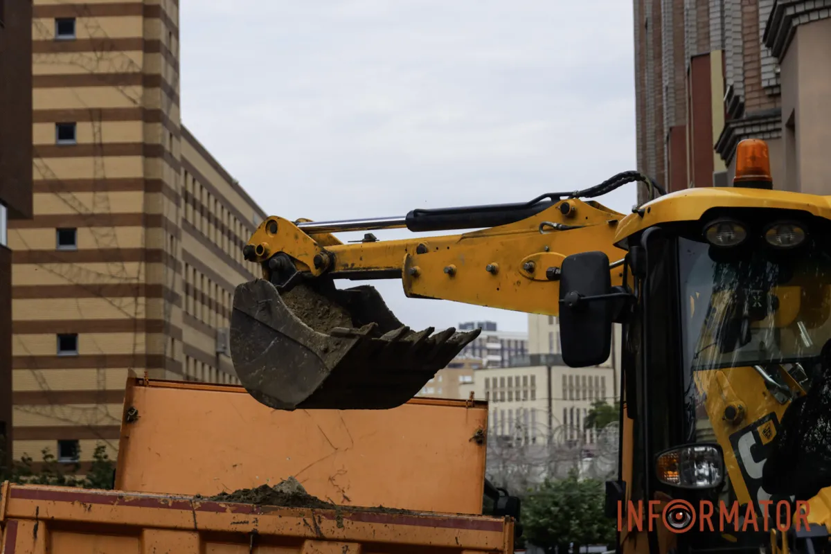 У Дніпрі на Виконкомівській почали ремонт каналізації: чи перекрили вулицю 6