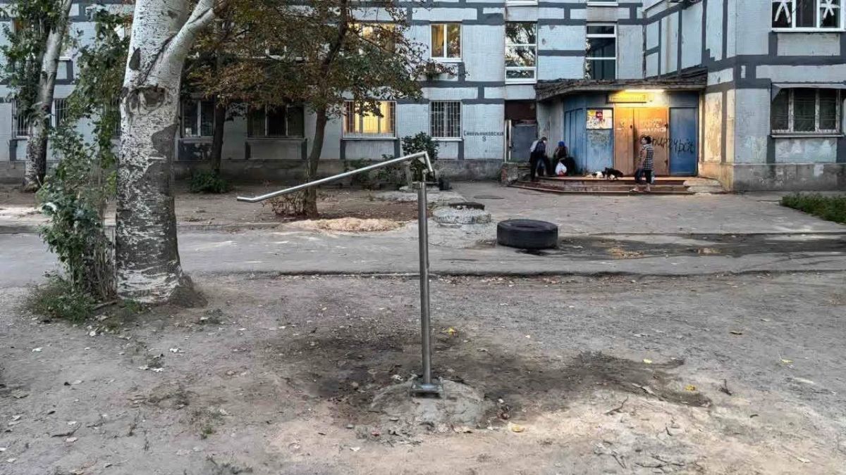 Можна пити: у Дніпрі проаналізували воду з нової ручної колонки на вулиці Кирила Синельникова