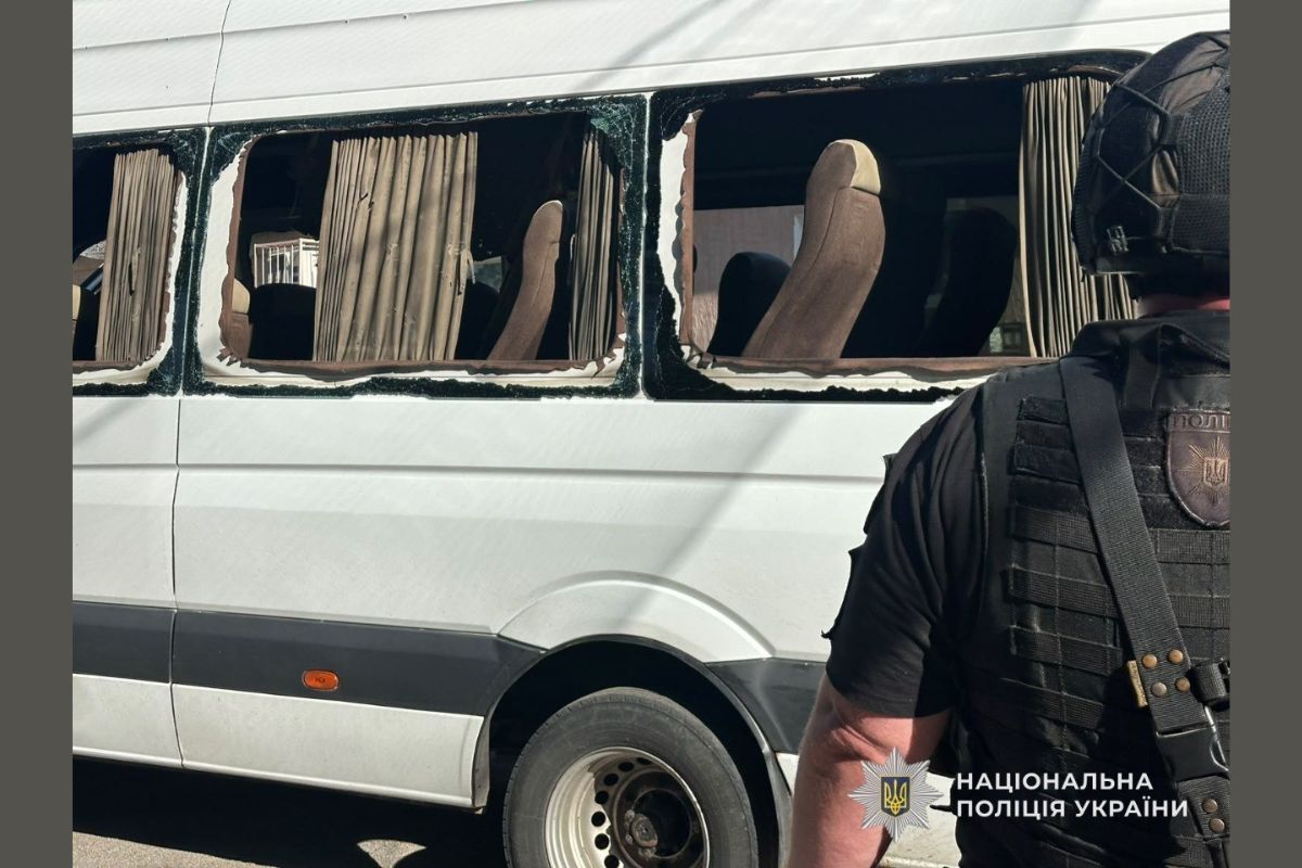 Внаслідок удару чотири чоловіки та одна жінка загинули