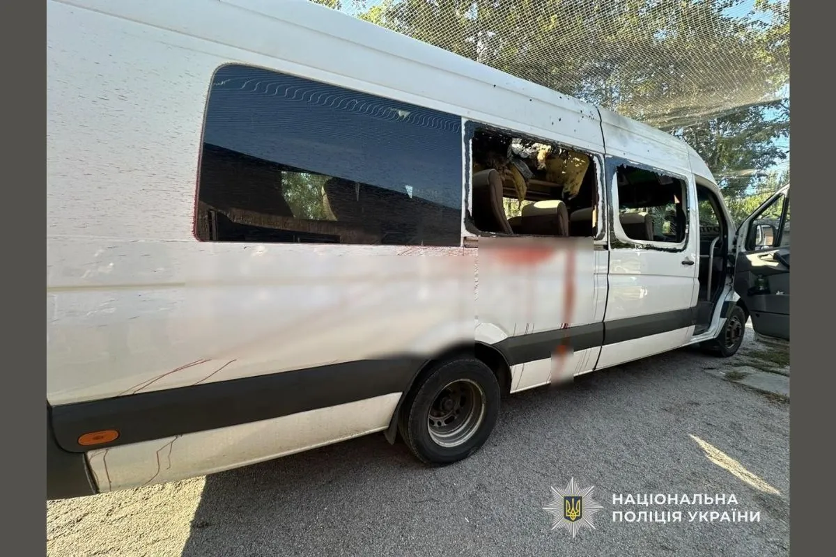 16 вересня у Нікопольському районі війська рф атакували пасажирський маршрутний автобус
