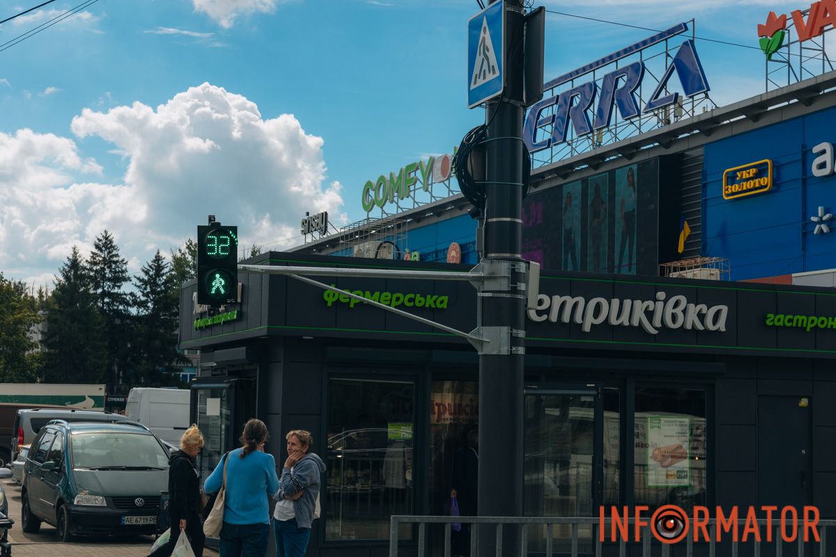Кроме того, заменили контактную сеть и ее опоры.