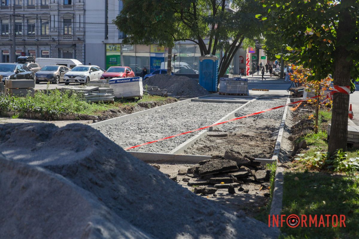У Дніпрі на Володимира Великого оновлюють тротуар із шматком “велодоріжки”: як виглядає велосипедна інфраструктура в Європі 14