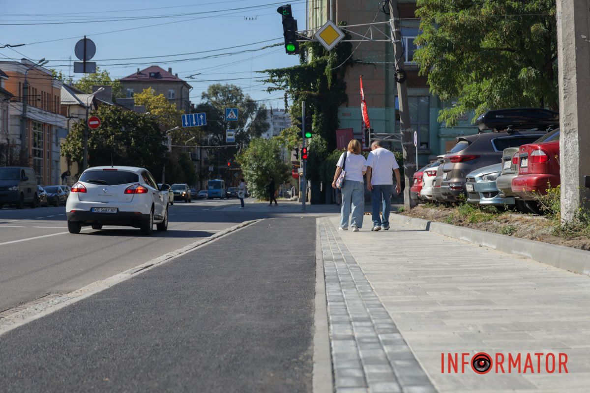 У Дніпрі на Володимира Великого оновлюють тротуар із шматком “велодоріжки”: як виглядає велосипедна інфраструктура в Європі 12